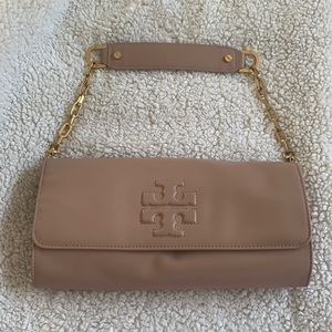 Beautiful Tory Burch clutch/shoulder bag , nude color good condition